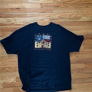 Alamo Graphic Men’s Tee - Navy